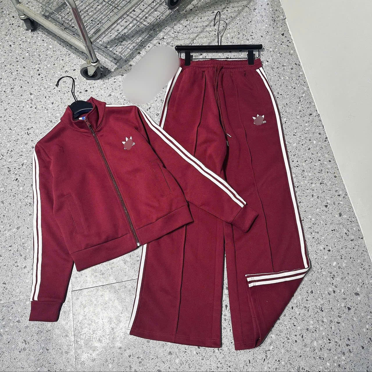 B16457 Bộ nỉ khóa đỏ Adidas nữ