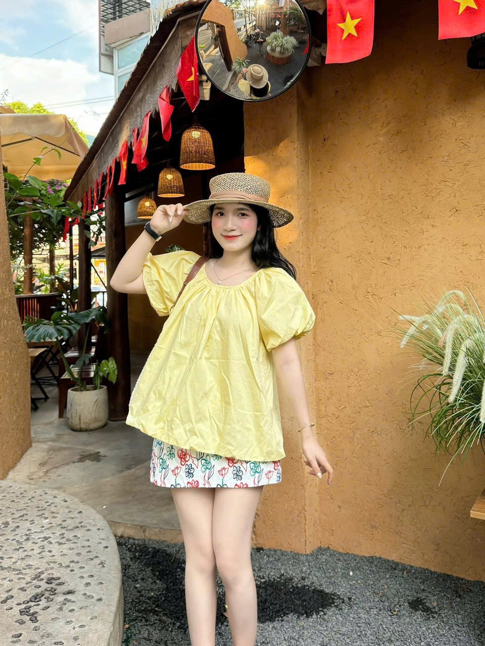 S17998 Set áo vàng chanh chữ kèm cv hoạ tiết