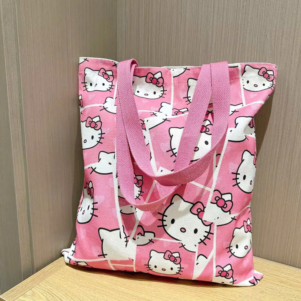 Túi Tote Hello Kitty Khoá Kéo( k cắt giá)