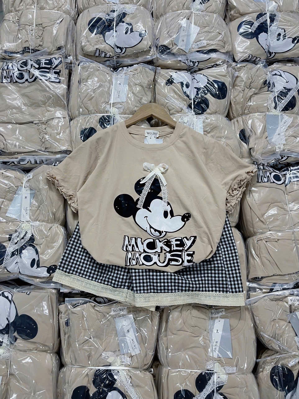 B18157 SÉT BỘ ÁO PHÔNG MICKEY QUẦN KẺ