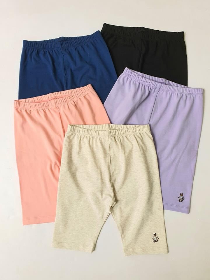 Quần legging đùi cạp chun, thêu gấu nhỏ dưới gấu, 5 màu