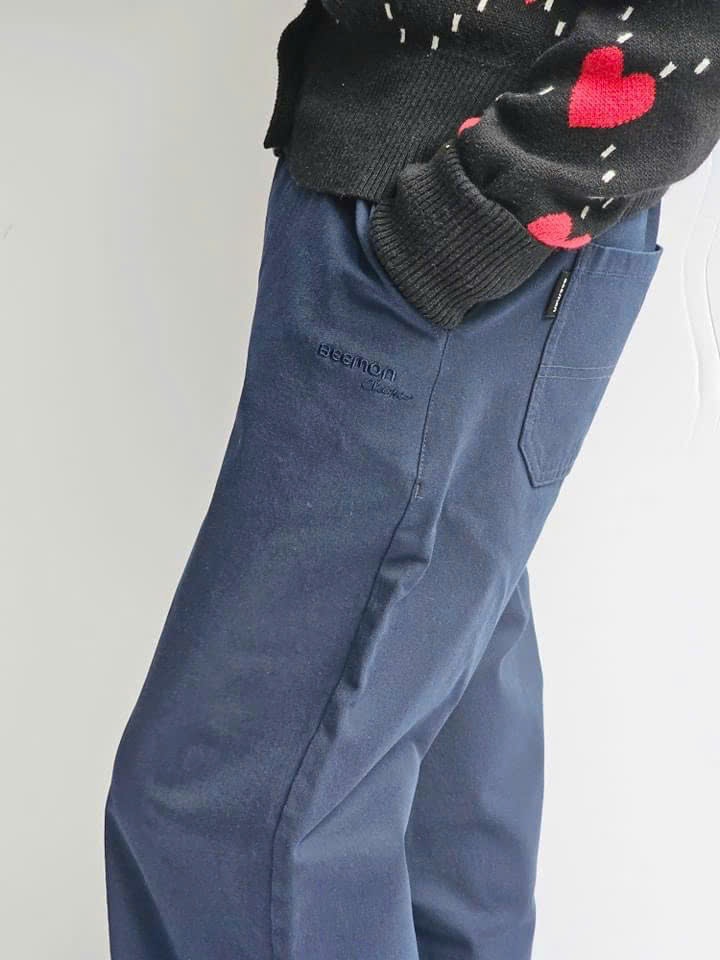 Quần suông kaki co giãn cho bé gái, cạp chun, 2 túi chéo, 1 màu navy