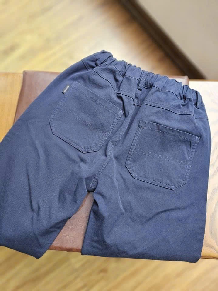 Quần suông kaki co giãn cho bé gái, cạp chun, 2 túi chéo, 1 màu navy