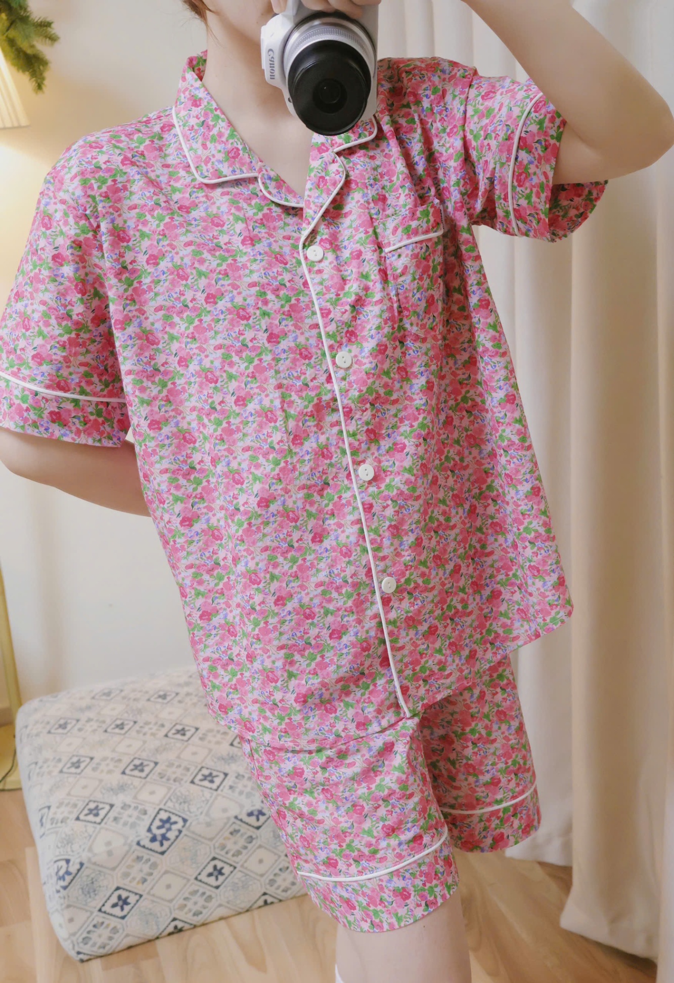Bộ mặc nhà Beemon cho người lớn.áo cổ pijama, quần đùi, viền trắng, 2 màu