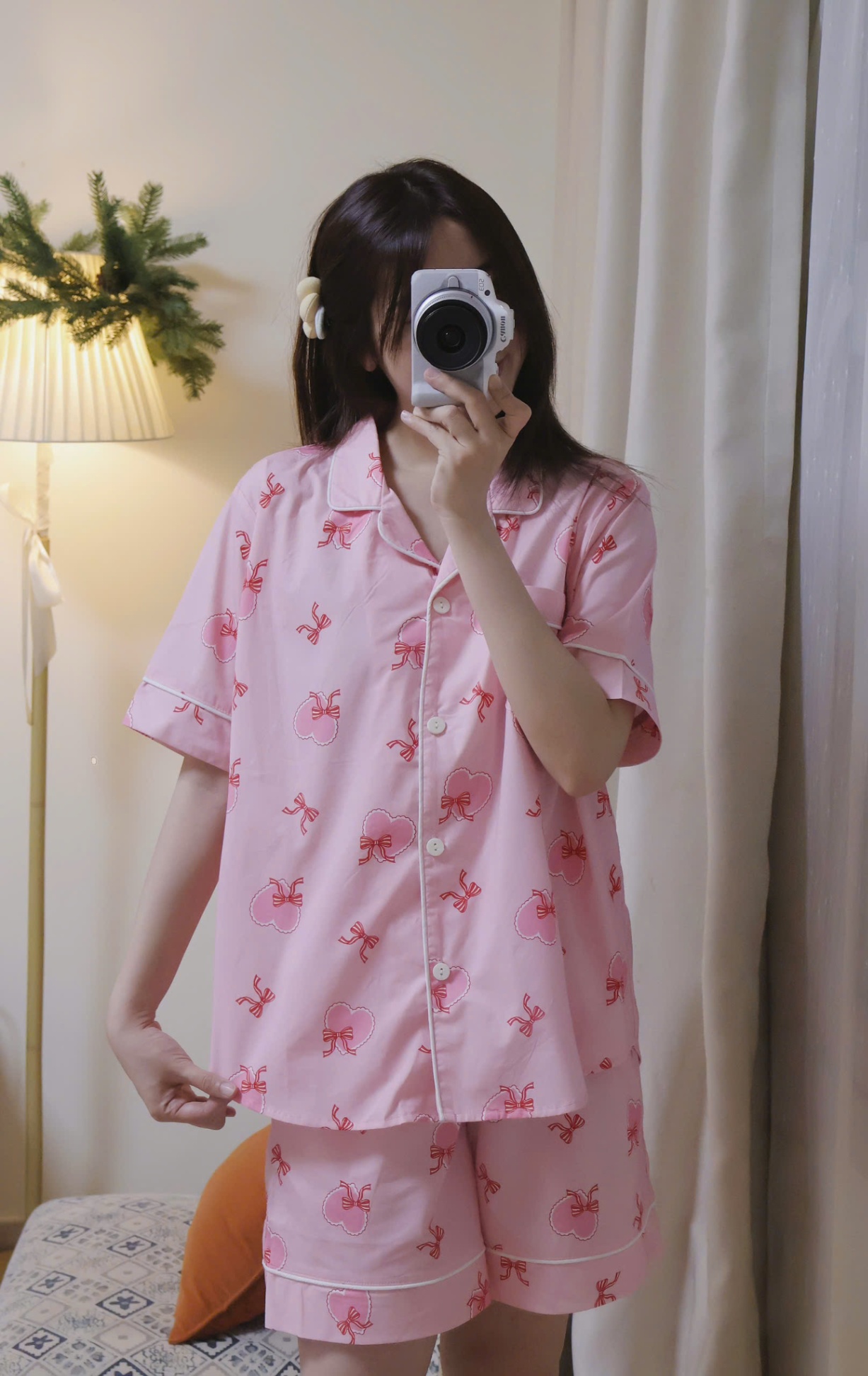 Bộ mặc nhà Beemon cho người lớn.áo cổ pijama, quần đùi, viền trắng, 2 màu