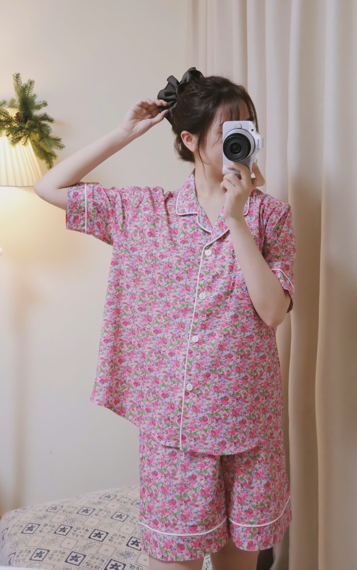 Bộ mặc nhà Beemon cho người lớn.áo cổ pijama, quần đùi, viền trắng, 2 màu