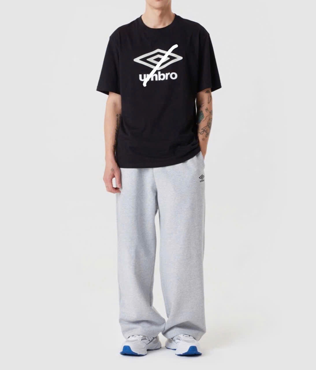 Áo phông unisex cổ tròn,ngắn tay, hình thoi to và chữ trước ngực, 3 màu