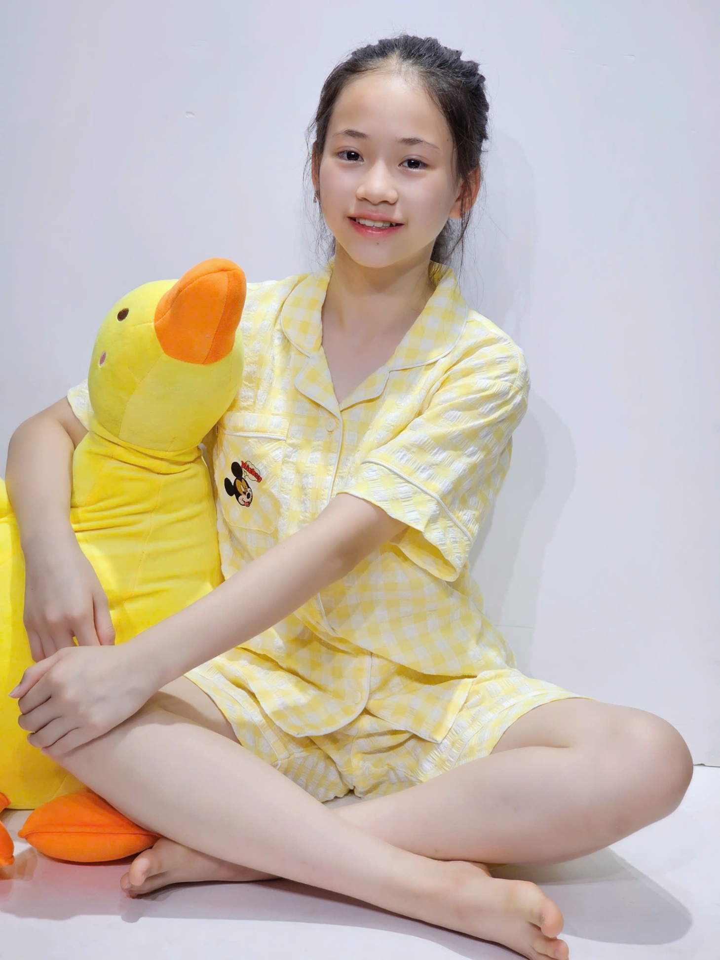 Bộ mặc nhà cho bé, kẻ caro. túi ngực, in hình con Mickeyc