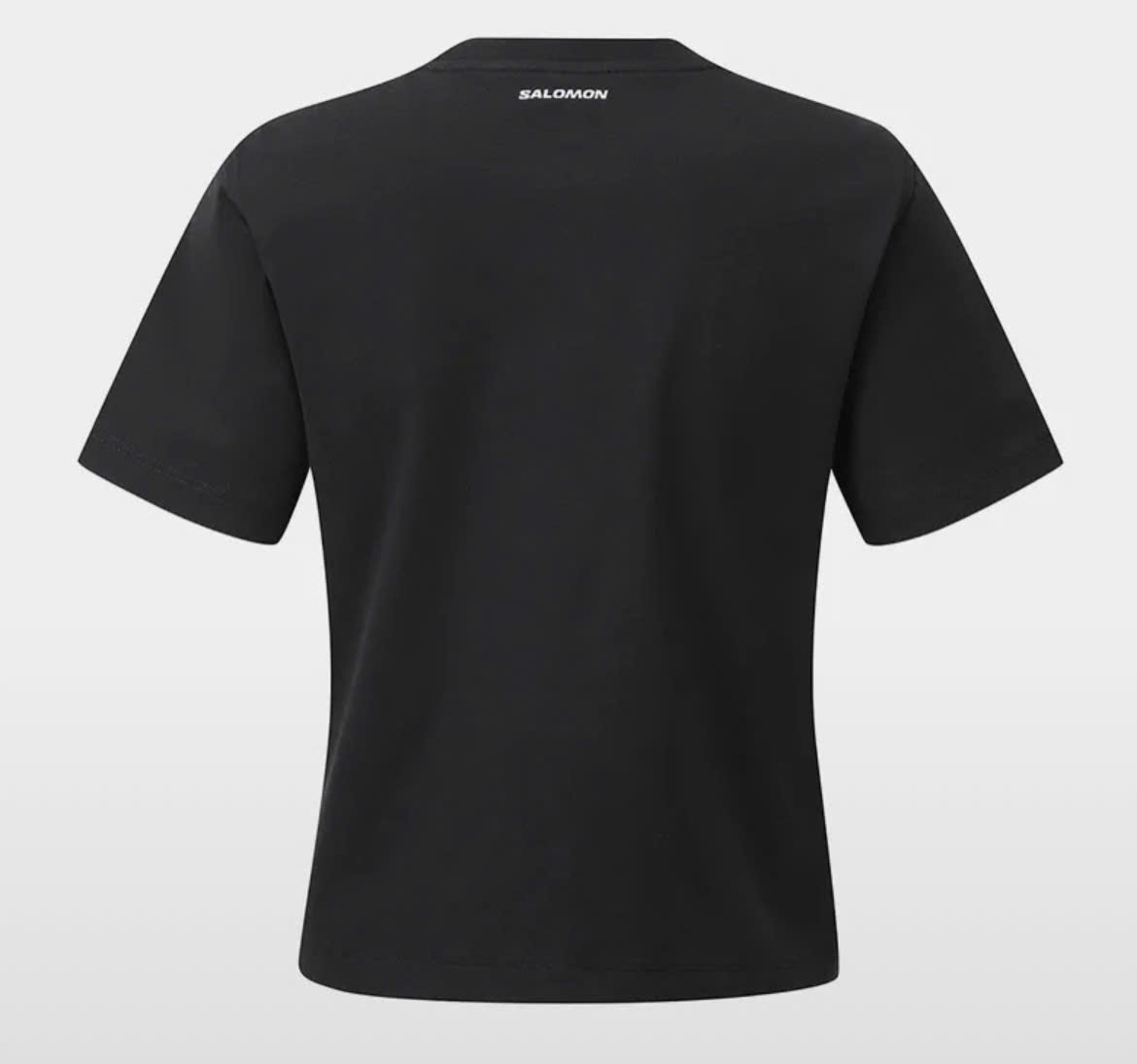 Áo phông croptop nhẹ, cổ tròn,ngắn tay, logo chữ nhỏ ở ngực, 2 màu