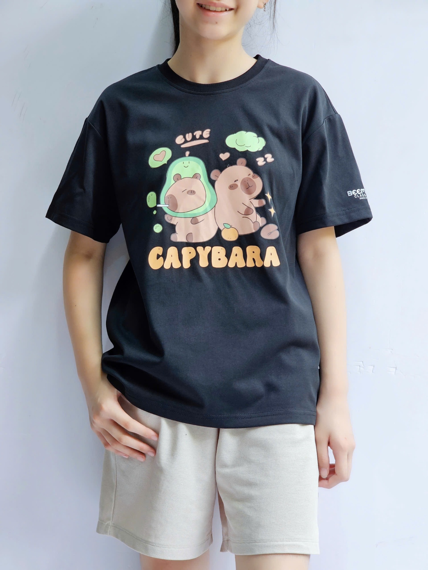 Áo phông trẻ em, cổ tròn, ngắn tay, hình 2 Capybara trước ngực, 4 màu