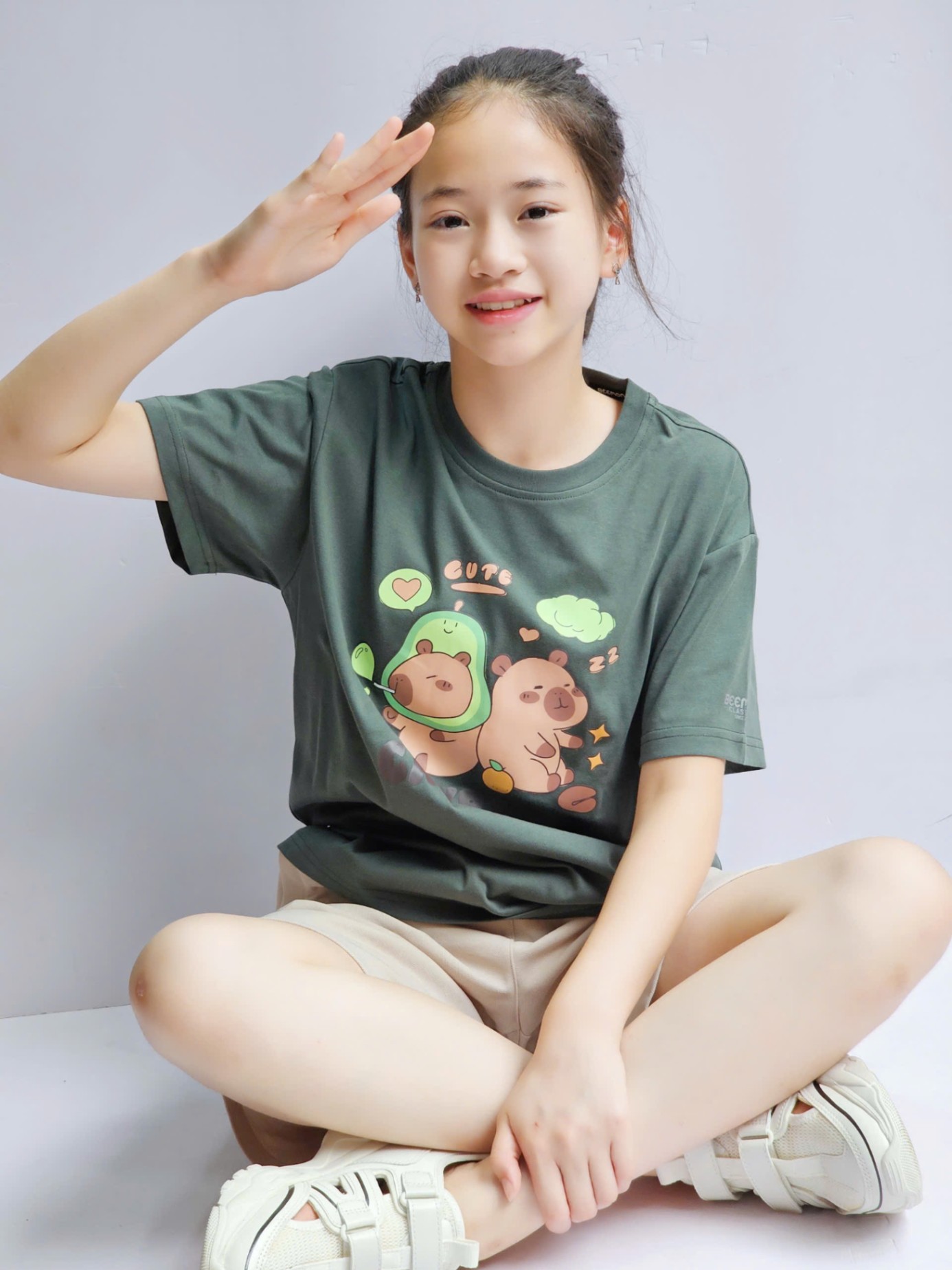 Áo phông trẻ em, cổ tròn, ngắn tay, hình 2 Capybara trước ngực, 4 màu