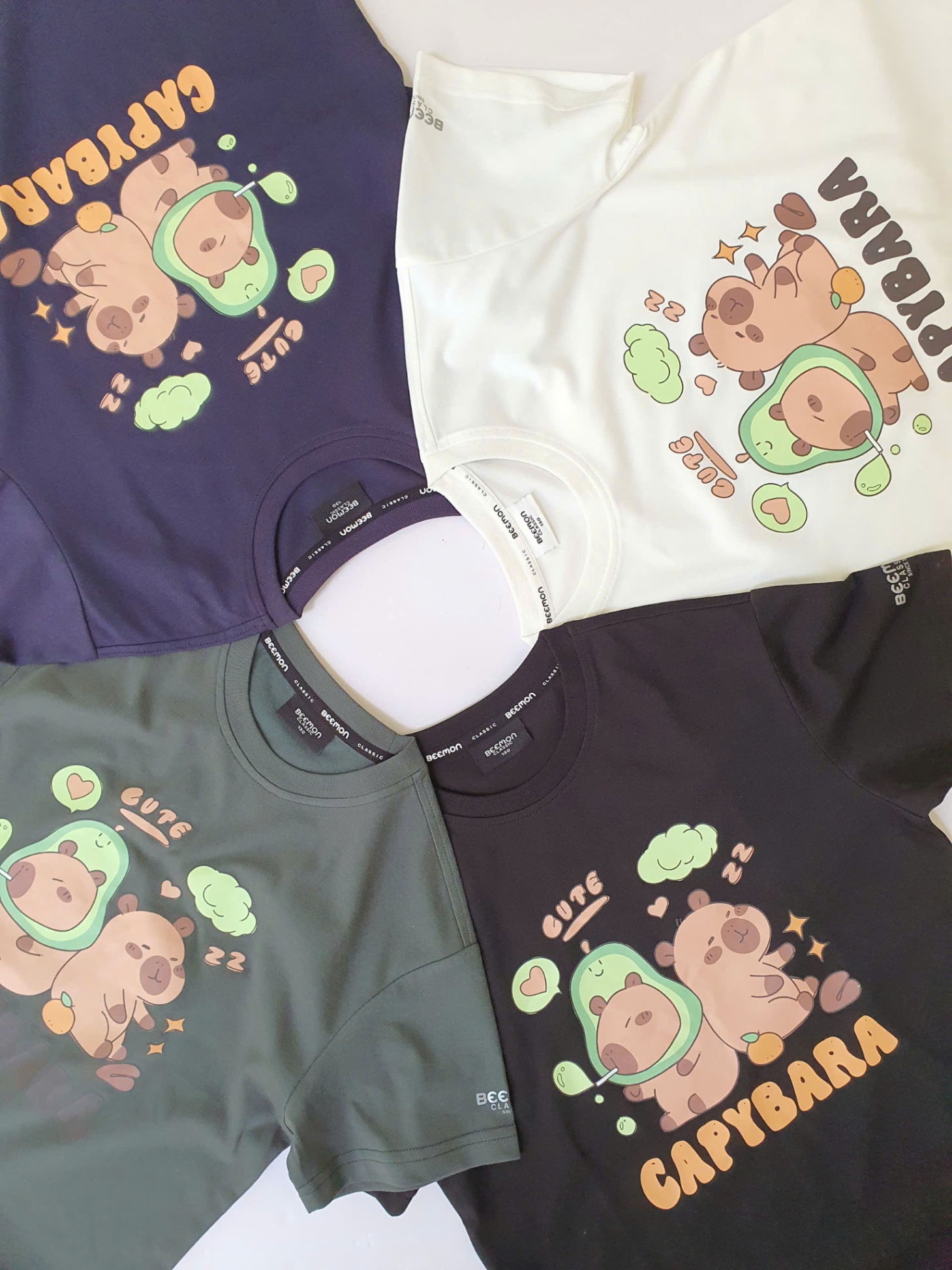 Áo phông trẻ em, cổ tròn, ngắn tay, hình 2 Capybara trước ngực, 4 màu