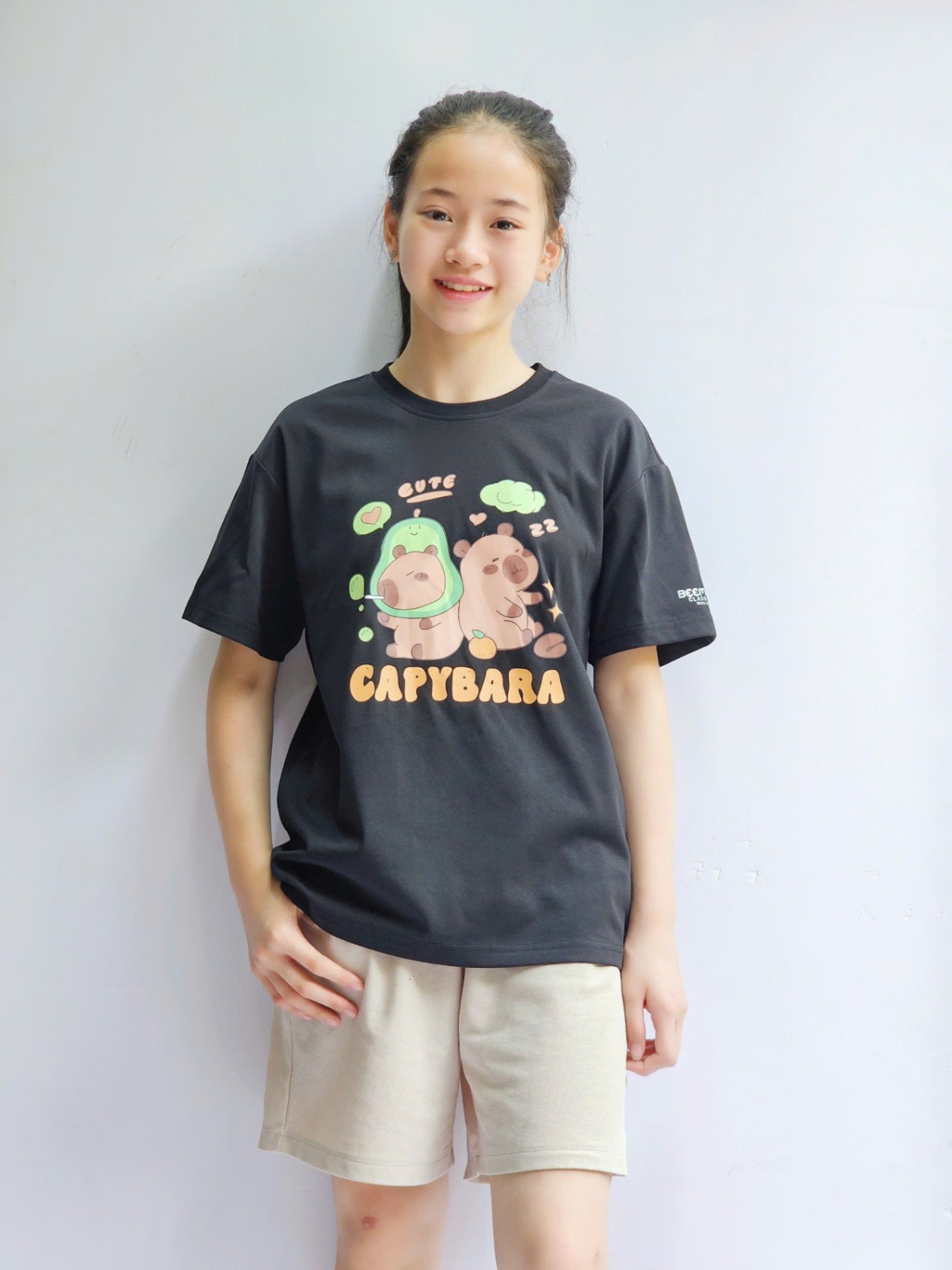 Áo phông trẻ em, cổ tròn, ngắn tay, hình 2 Capybara trước ngực, 4 màu