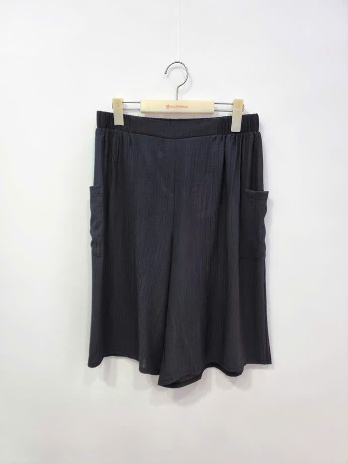 Quần suông lửng short chất pha rayon, cạp chun, 2 túi hộp hông, 2 màu