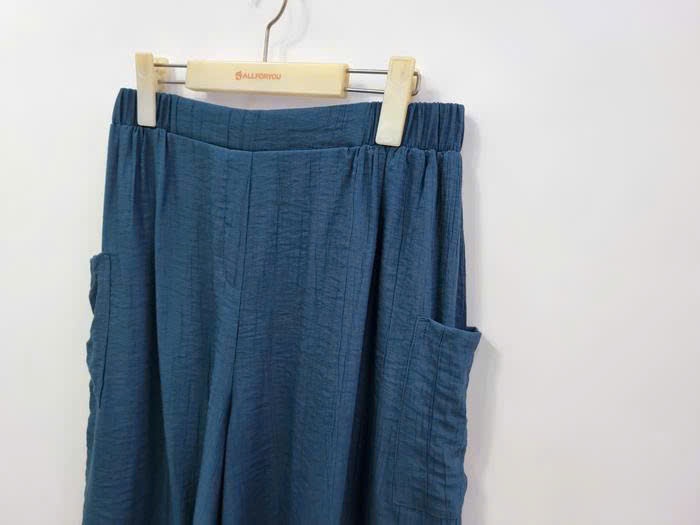 Quần suông lửng short chất pha rayon, cạp chun, 2 túi hộp hông, 2 màu
