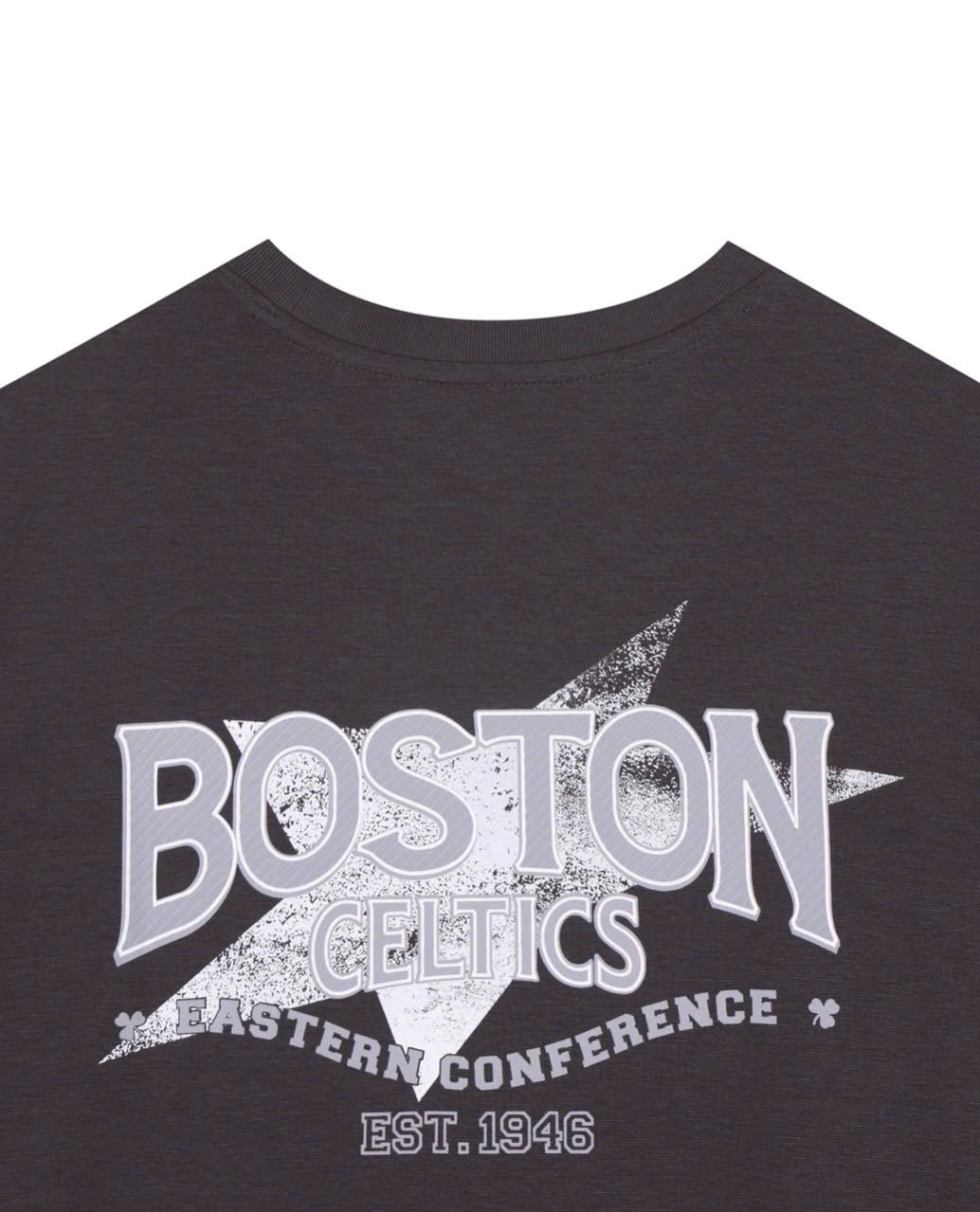 Váy liền phông oversize cổ tròn, ngắn tay, xẻ cao dưới gấu, chữ Boston nhỏ trước ngực, sau chữ to, 2 màu