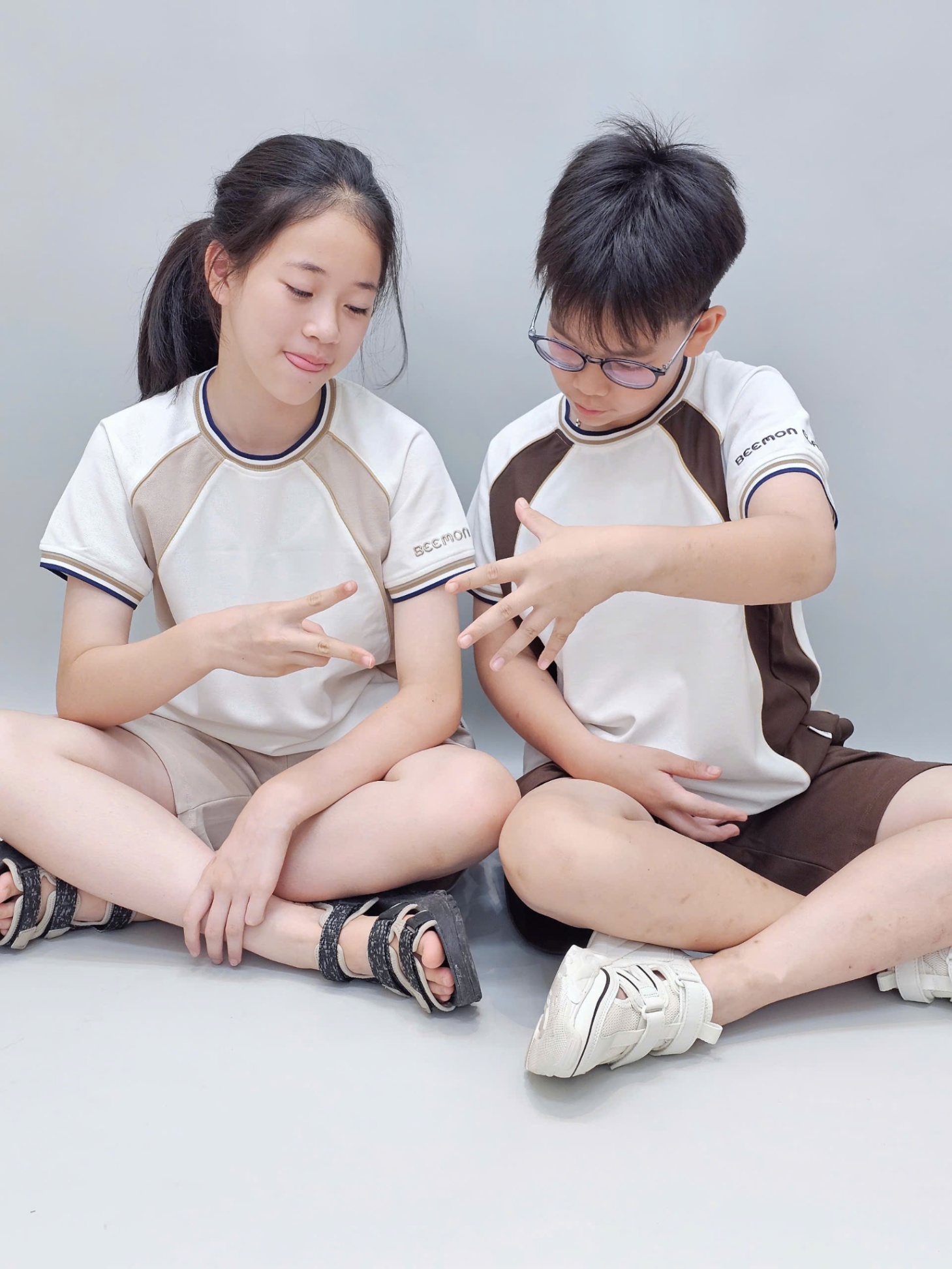 Bộ cho bé, áo cổ tròn, viền cổ và tay áo, áo phối viền cùng màu quần short, 2 màu