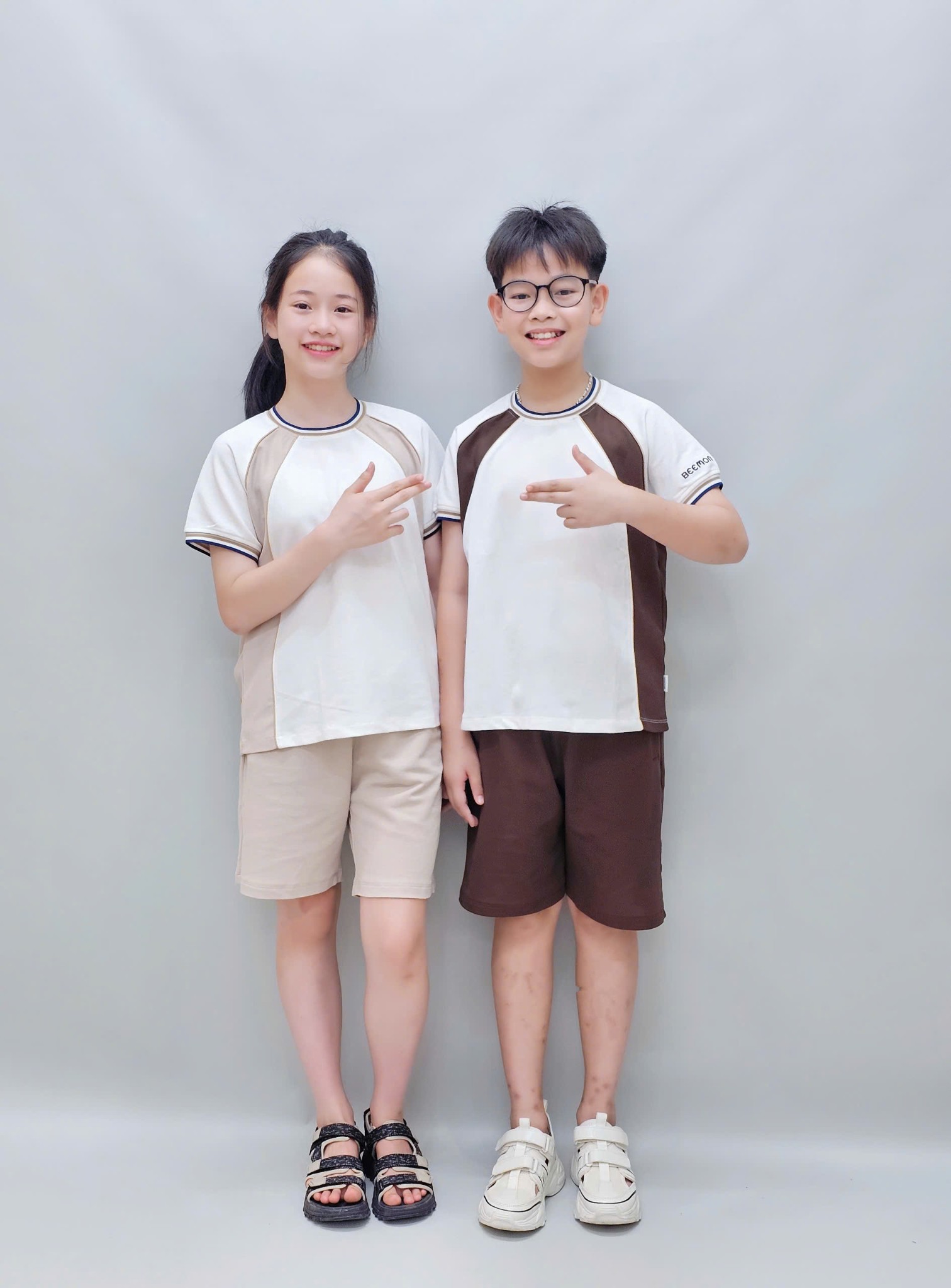 Bộ cho bé, áo cổ tròn, viền cổ và tay áo, áo phối viền cùng màu quần short, 2 màu