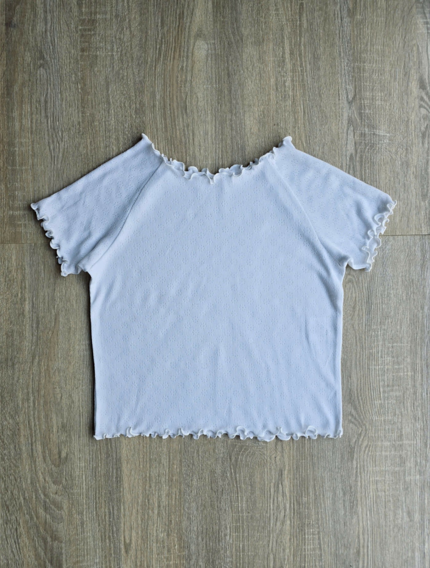 Áo phông viền bèo, đục lỗ hoa, dáng croptop, 4 màu