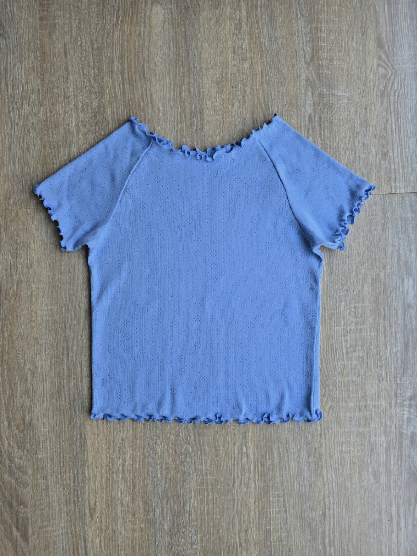 Áo phông viền bèo, đục lỗ hoa, dáng croptop, 4 màu