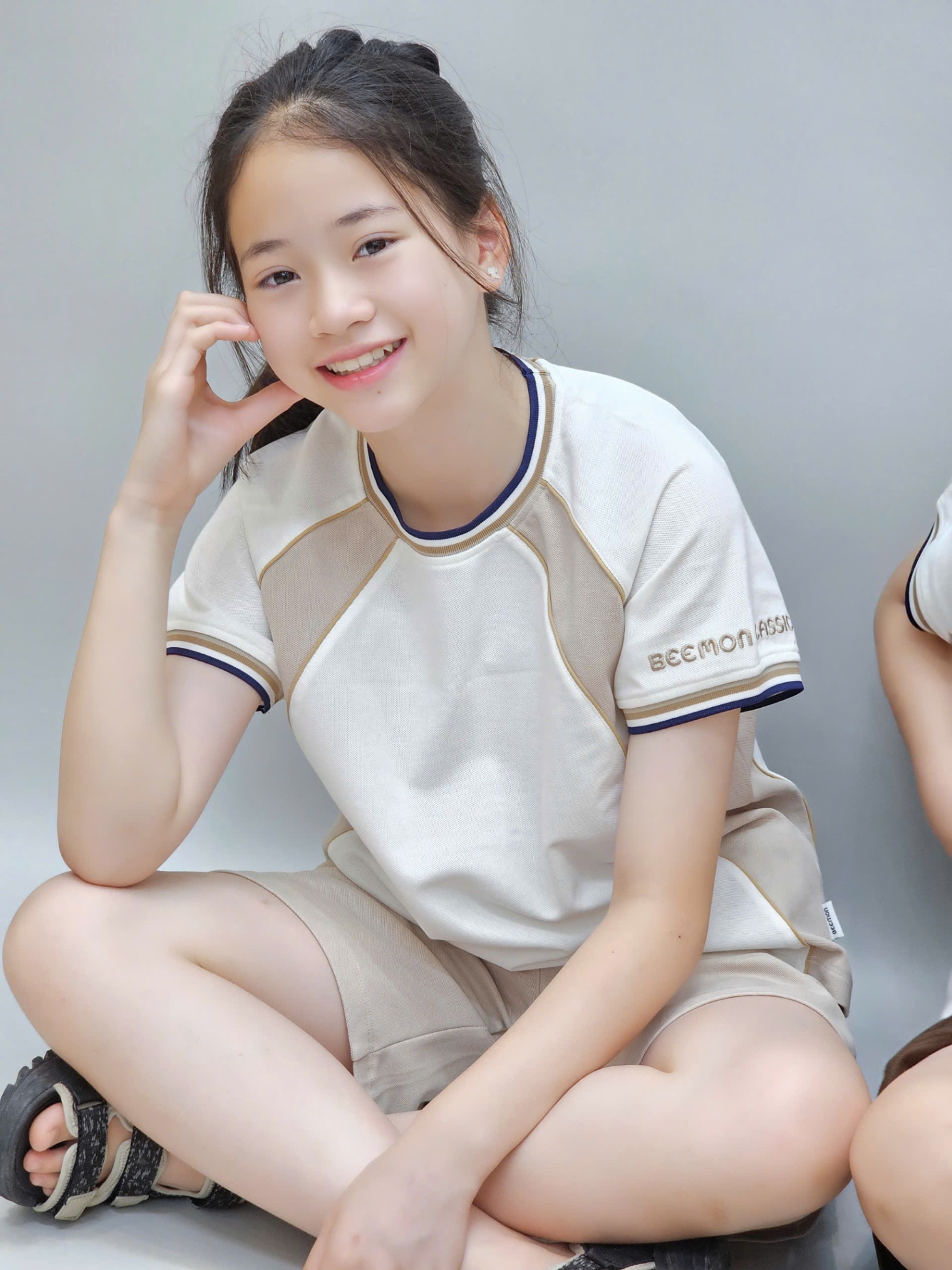 Bộ cho bé, áo cổ tròn, viền cổ và tay áo, áo phối viền cùng màu quần short, 2 màu