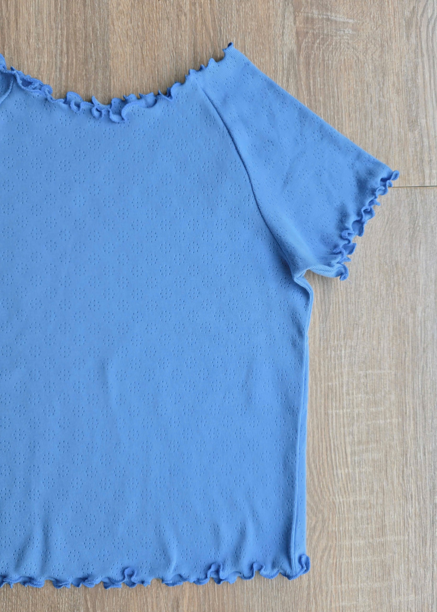 Áo phông viền bèo, đục lỗ hoa, dáng croptop, 4 màu