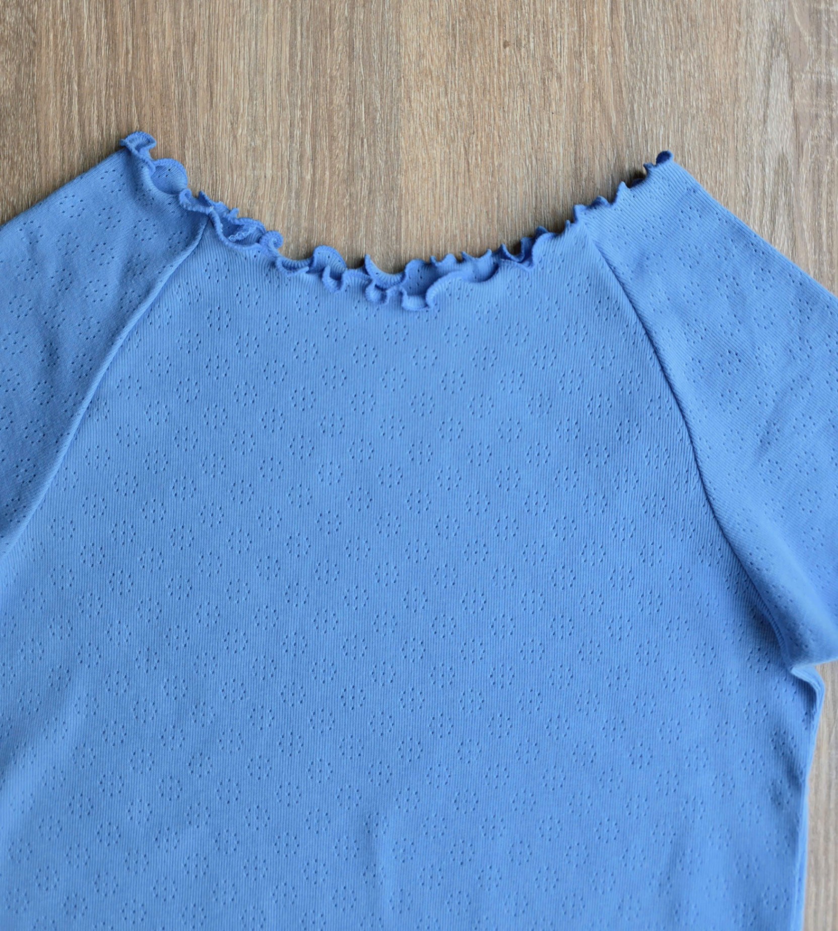 Áo phông viền bèo, đục lỗ hoa, dáng croptop, 4 màu