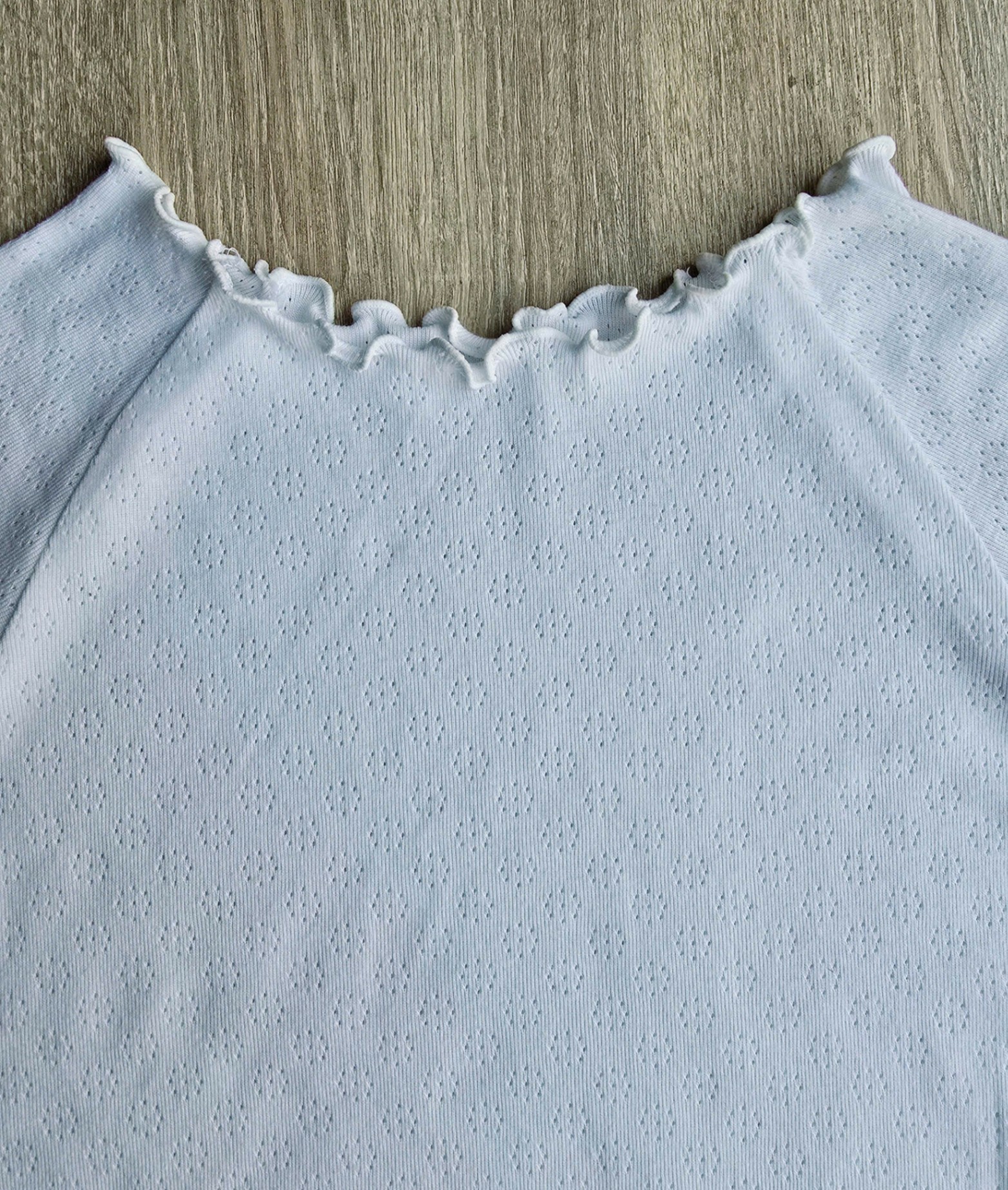 Áo phông viền bèo, đục lỗ hoa, dáng croptop, 4 màu
