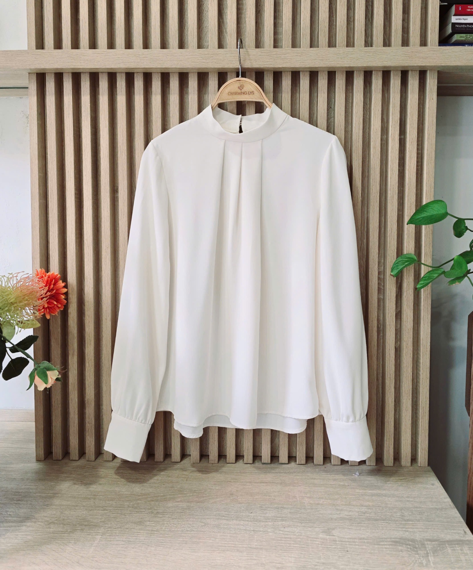 Áo sơ mi dài tay, cổ tròn