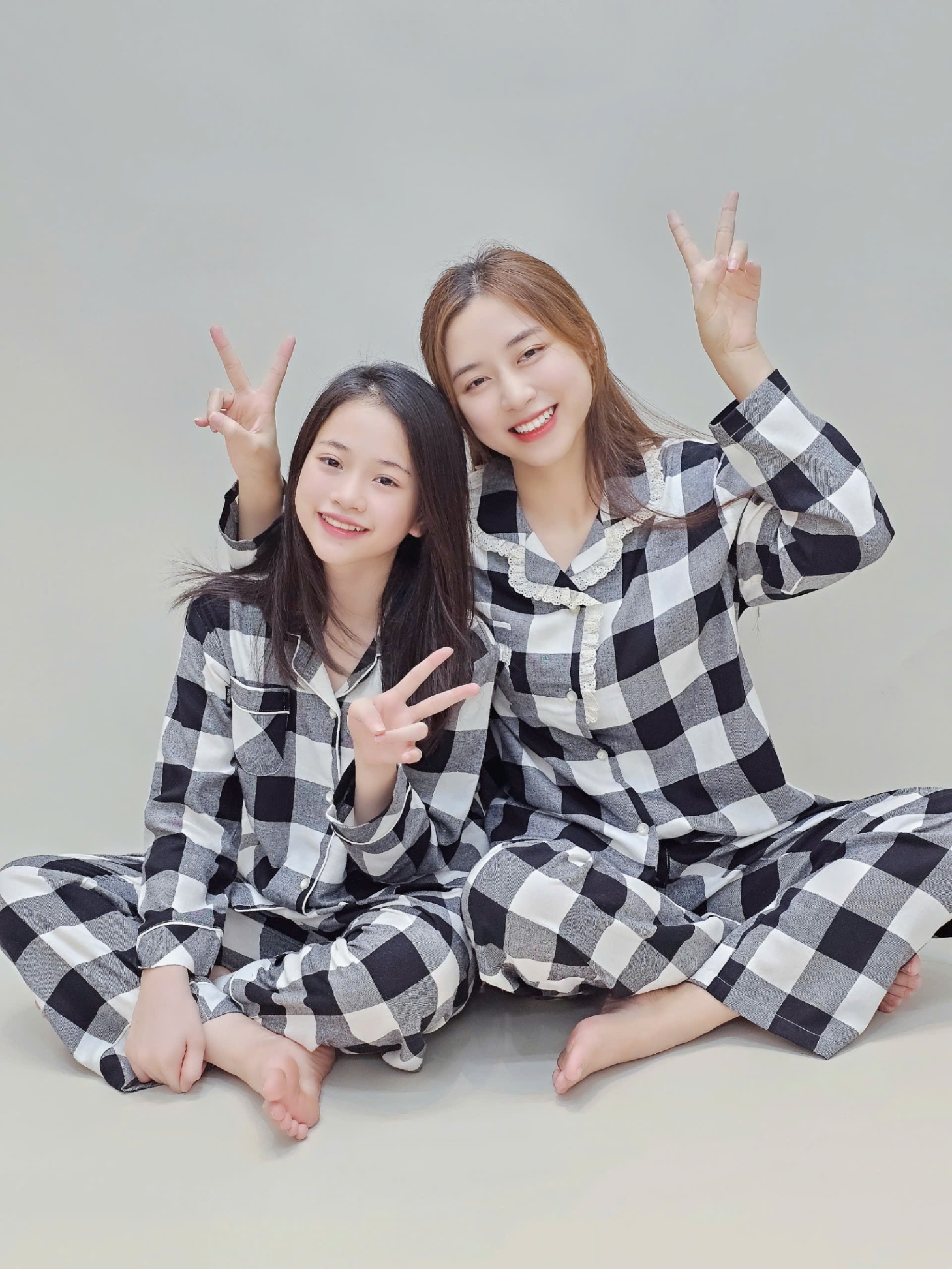 Bộ pijama dài cho bé, họa tiết kẻ đen trắng