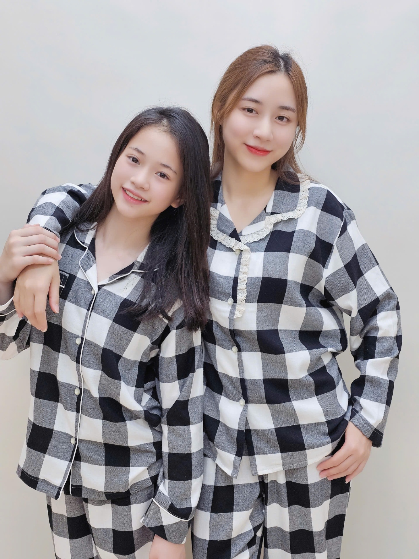 Bộ pijama dài cho bé, họa tiết kẻ đen trắng