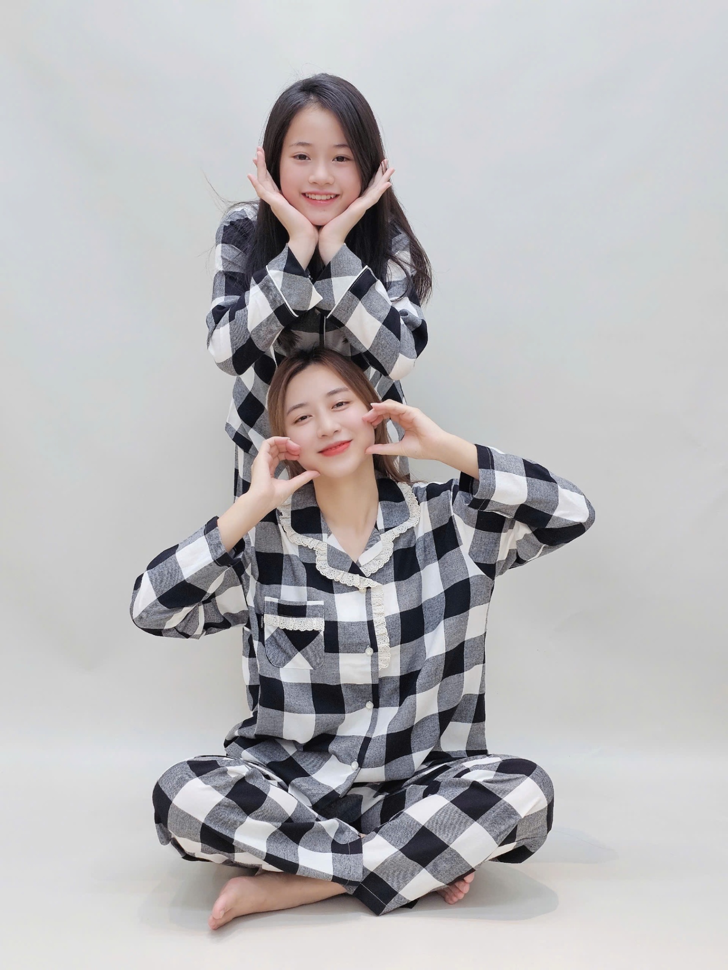 Bộ pijama dài cho bé, họa tiết kẻ đen trắng
