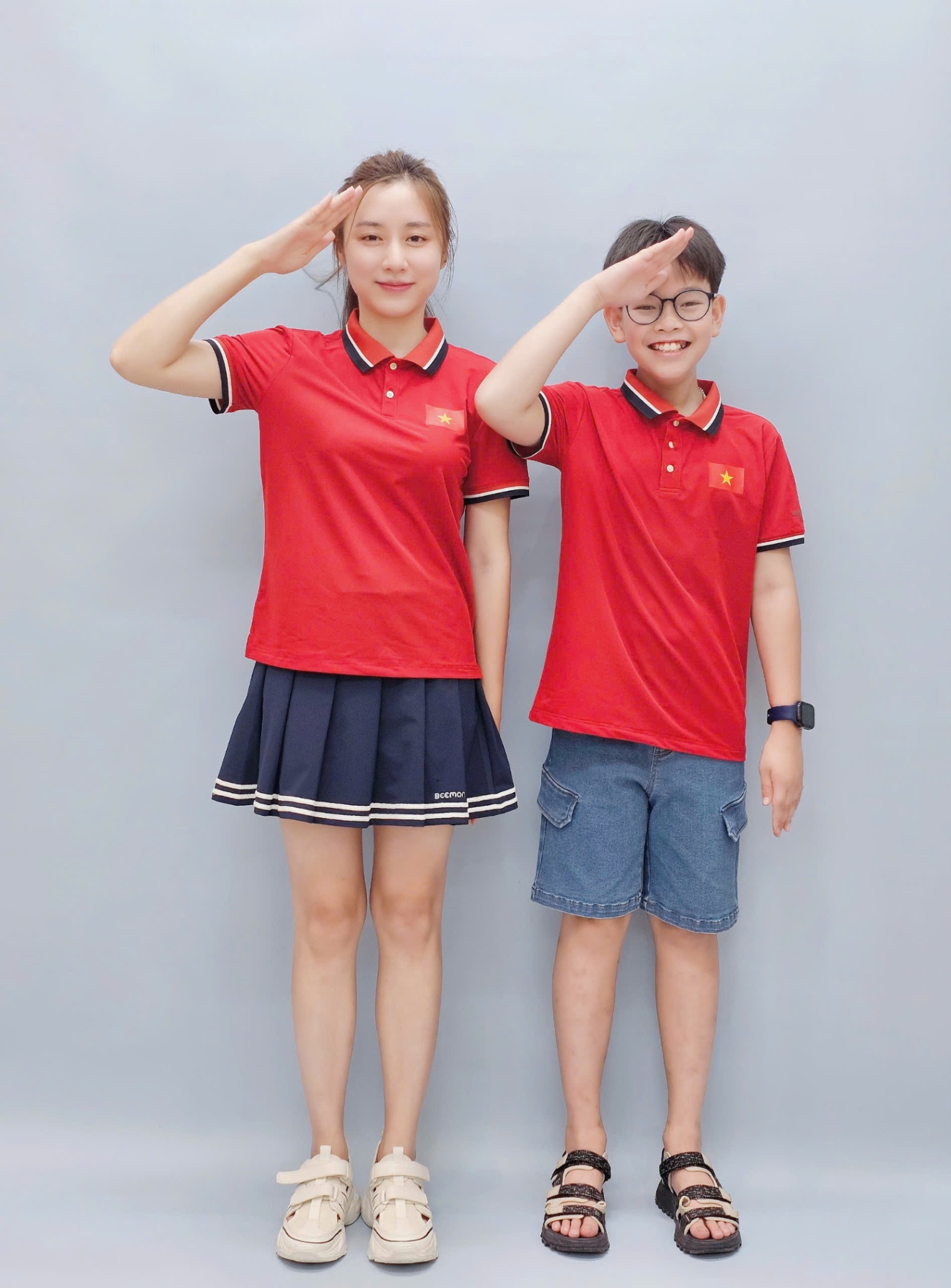 Áo phông polo Beemon cho BT, BG, hình cờ Tổ Quốc trước ngực