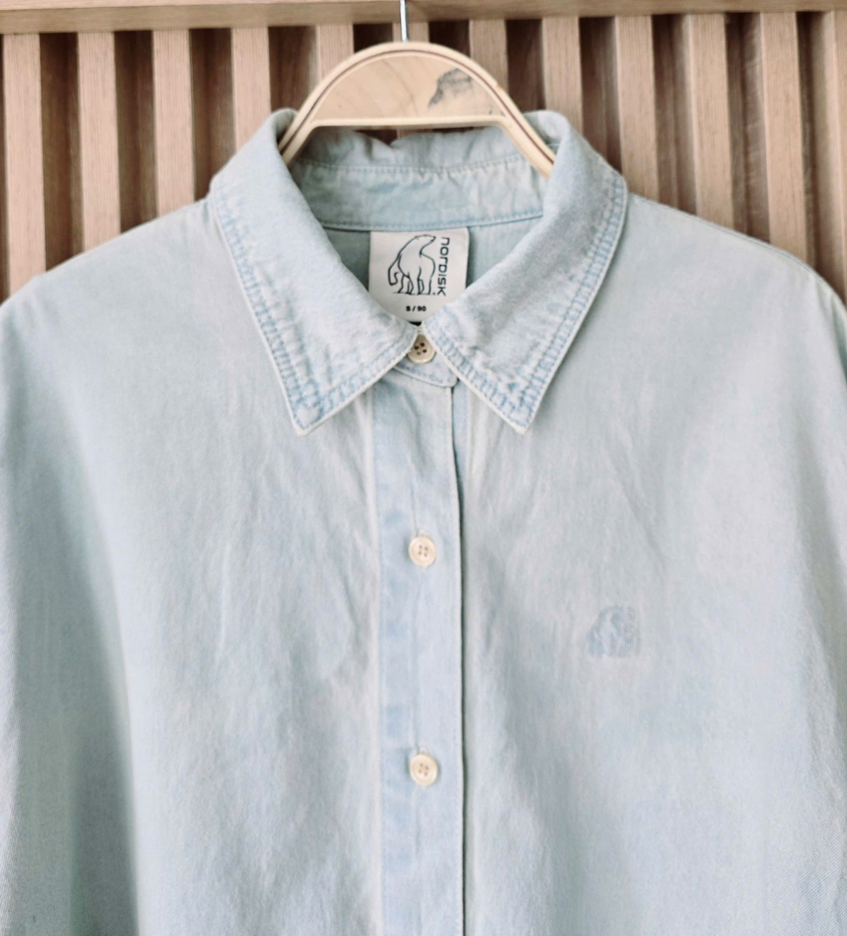 Sơ mi cotton jean crop, cổ đức, phom rộng ngang