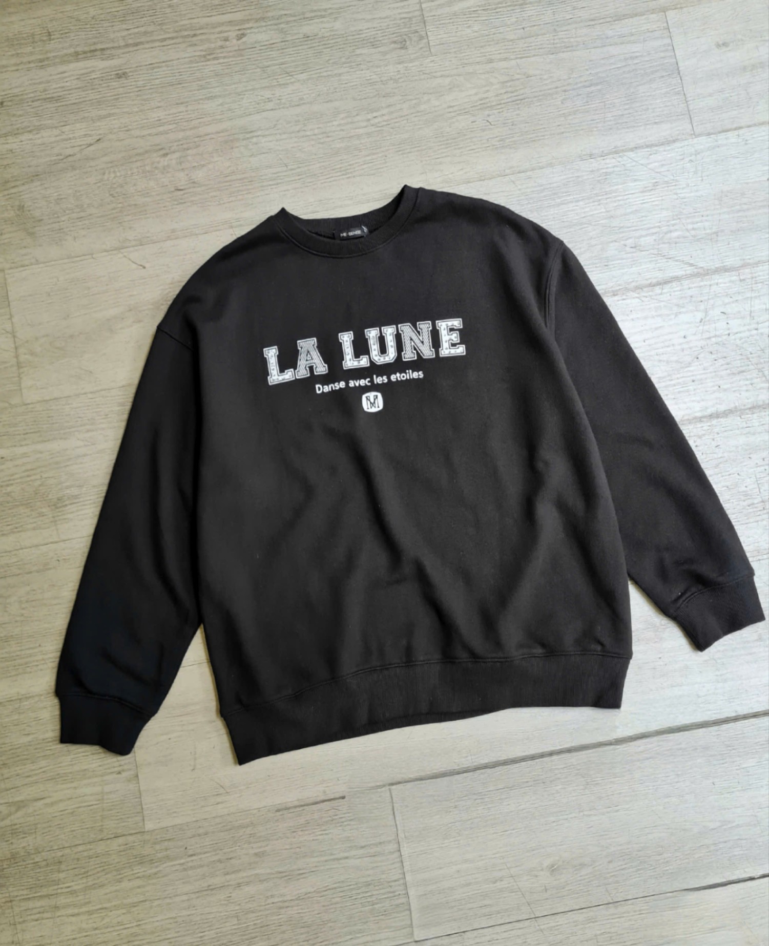 Áo nỉ da cá, dáng oversize, chữ LA LUNE