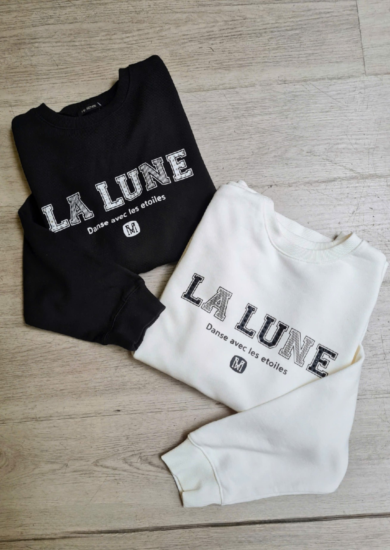 Áo nỉ da cá, dáng oversize, chữ LA LUNE