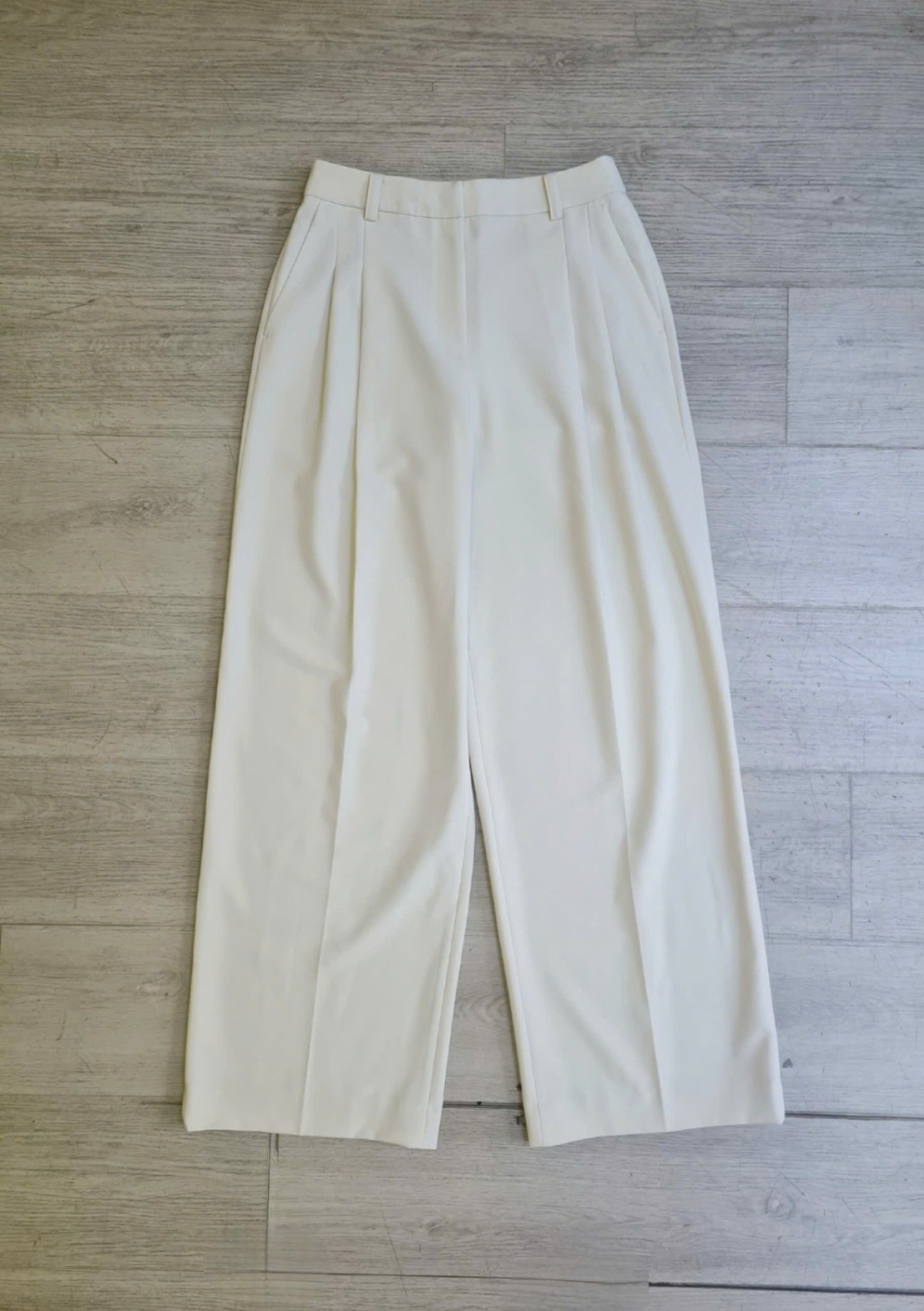 Quần suông 2 ly pha rayon, chất dày vừa phải