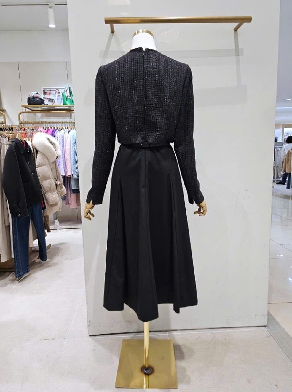 Váy liền lẫn 2 mẫu