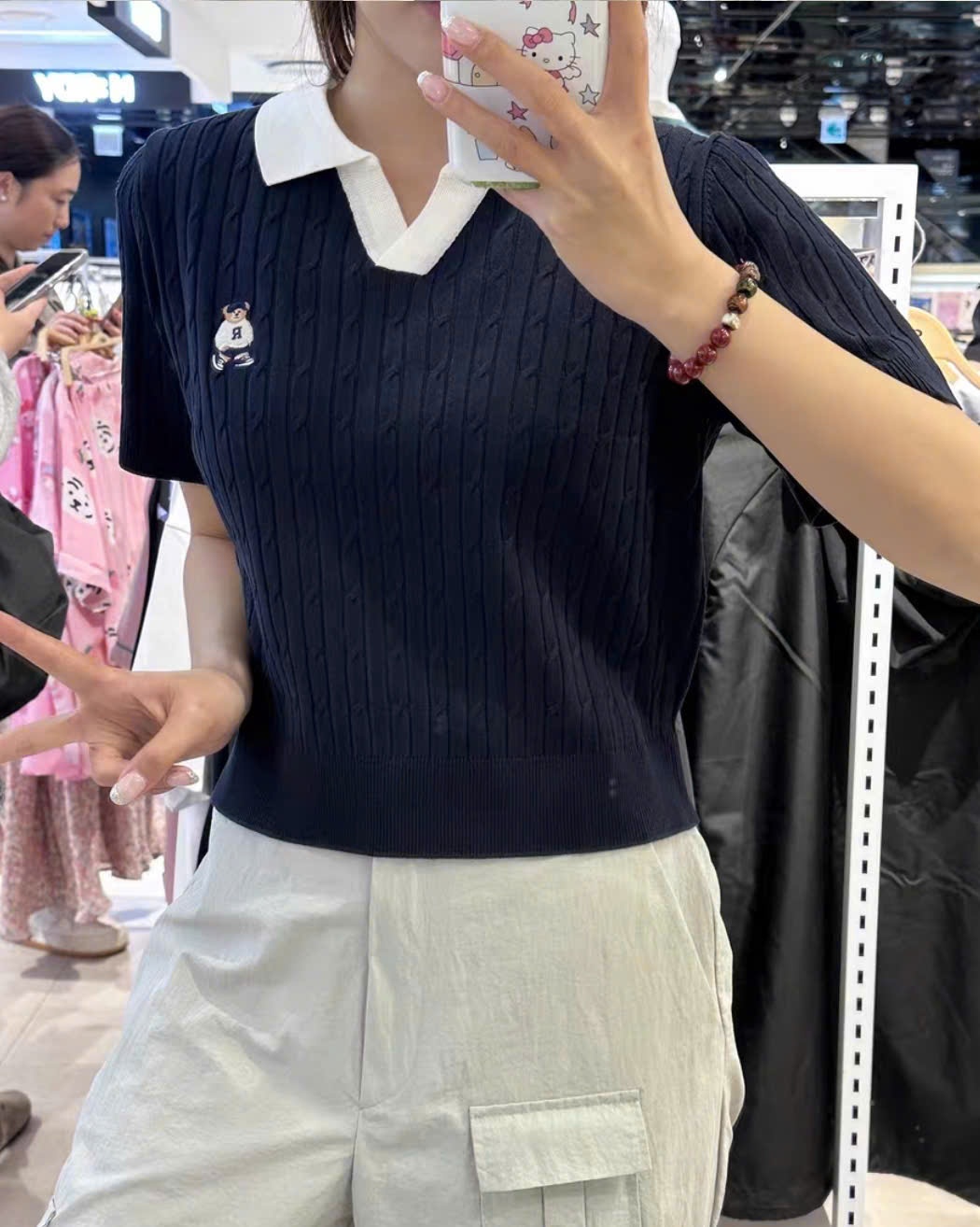Áo mongtoghi cổ polo, dáng crop, thêu gấu