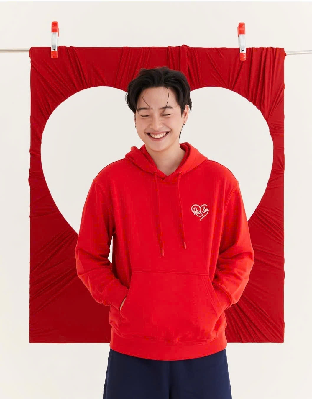 Áo nỉ hoodie, unisex, dài tay, túi vuông , ngực logo trái tim