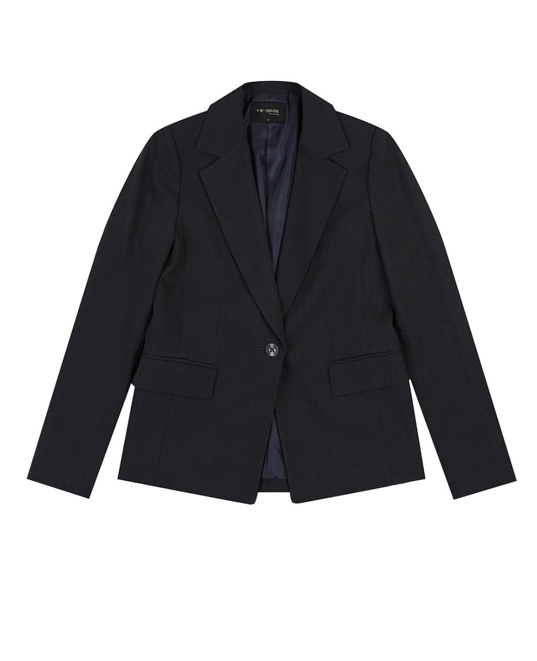 Áo khoác blazer cài 1 cúc, không xẻ