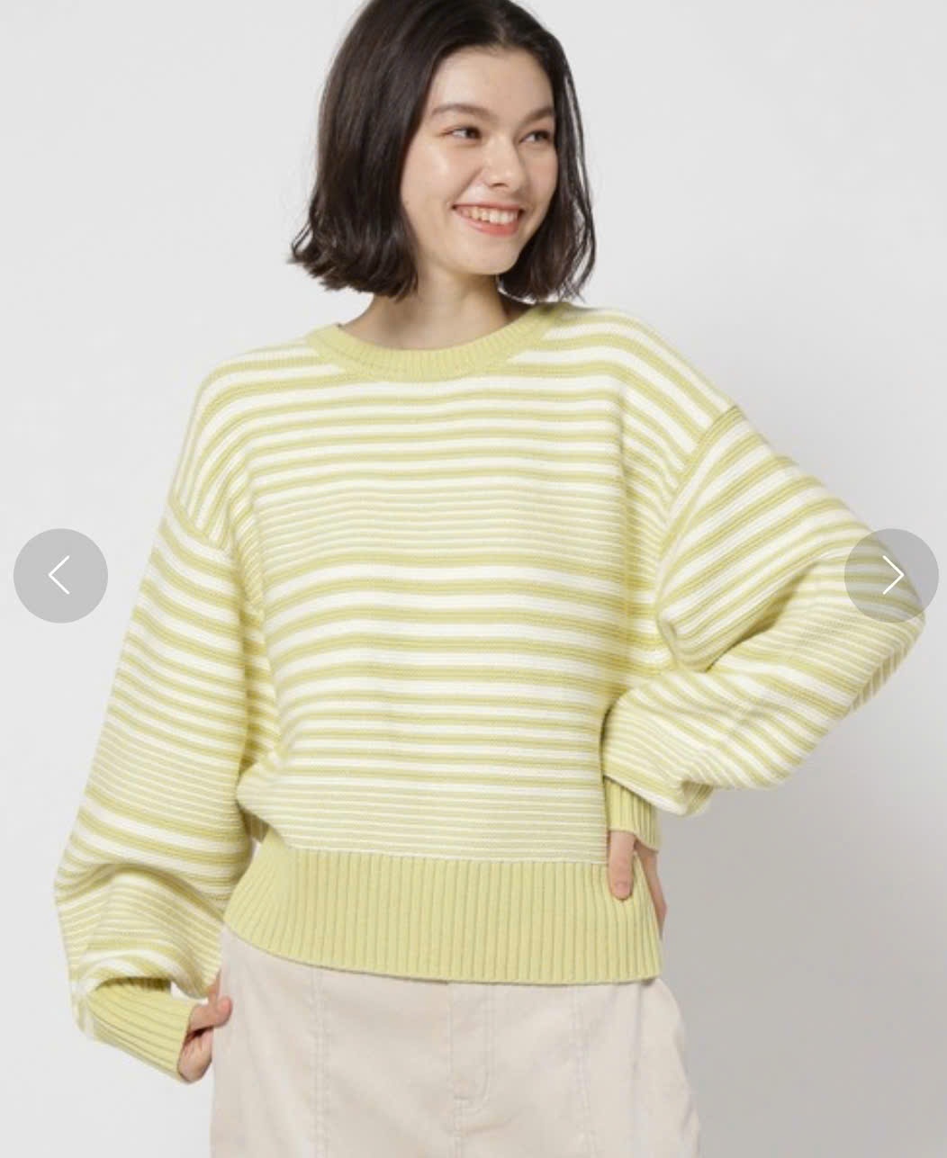 Áo len oversize họa tiết kẻ ngang, tay chum