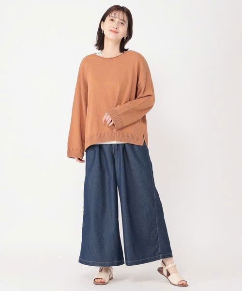 Áo len sợi đan, cổ thuyền, dáng oversize. xẻ hông, vạt lệch trước sau