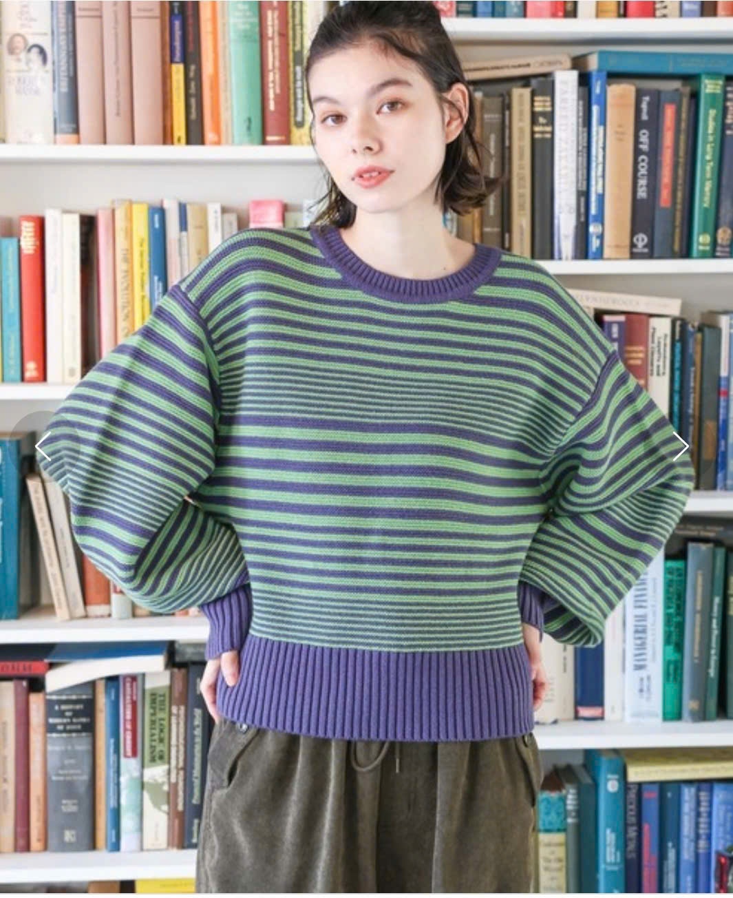 Áo len oversize họa tiết kẻ ngang, tay chum