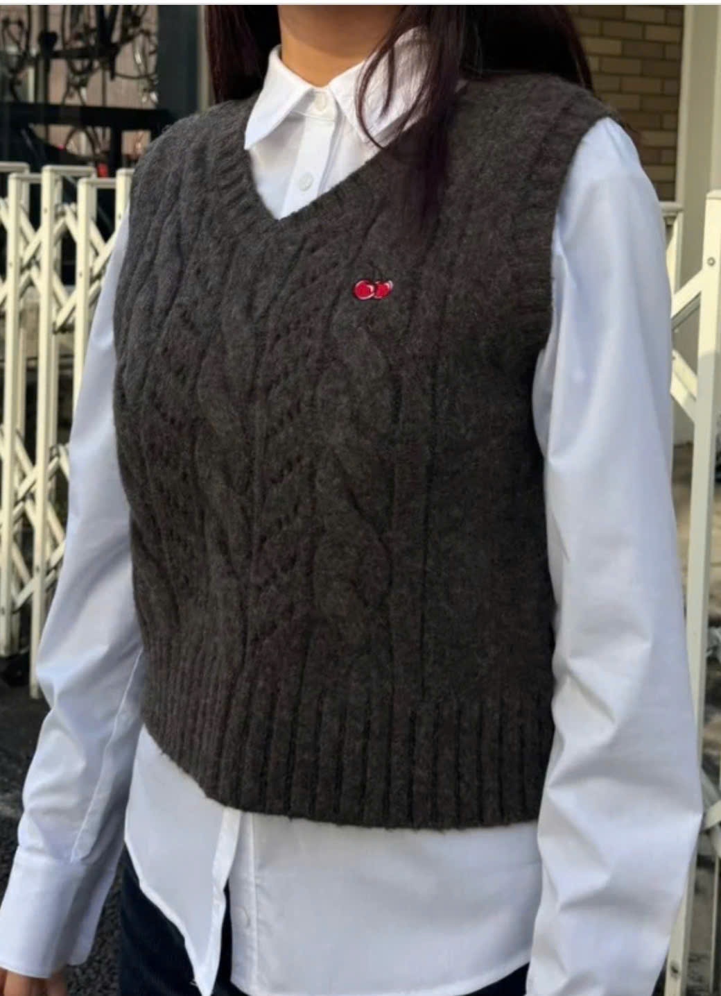 Áo gile len croptop dày dăn,. vặn thừng , logo cherry