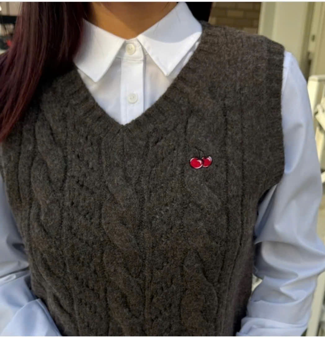 Áo gile len croptop dày dăn,. vặn thừng , logo cherry