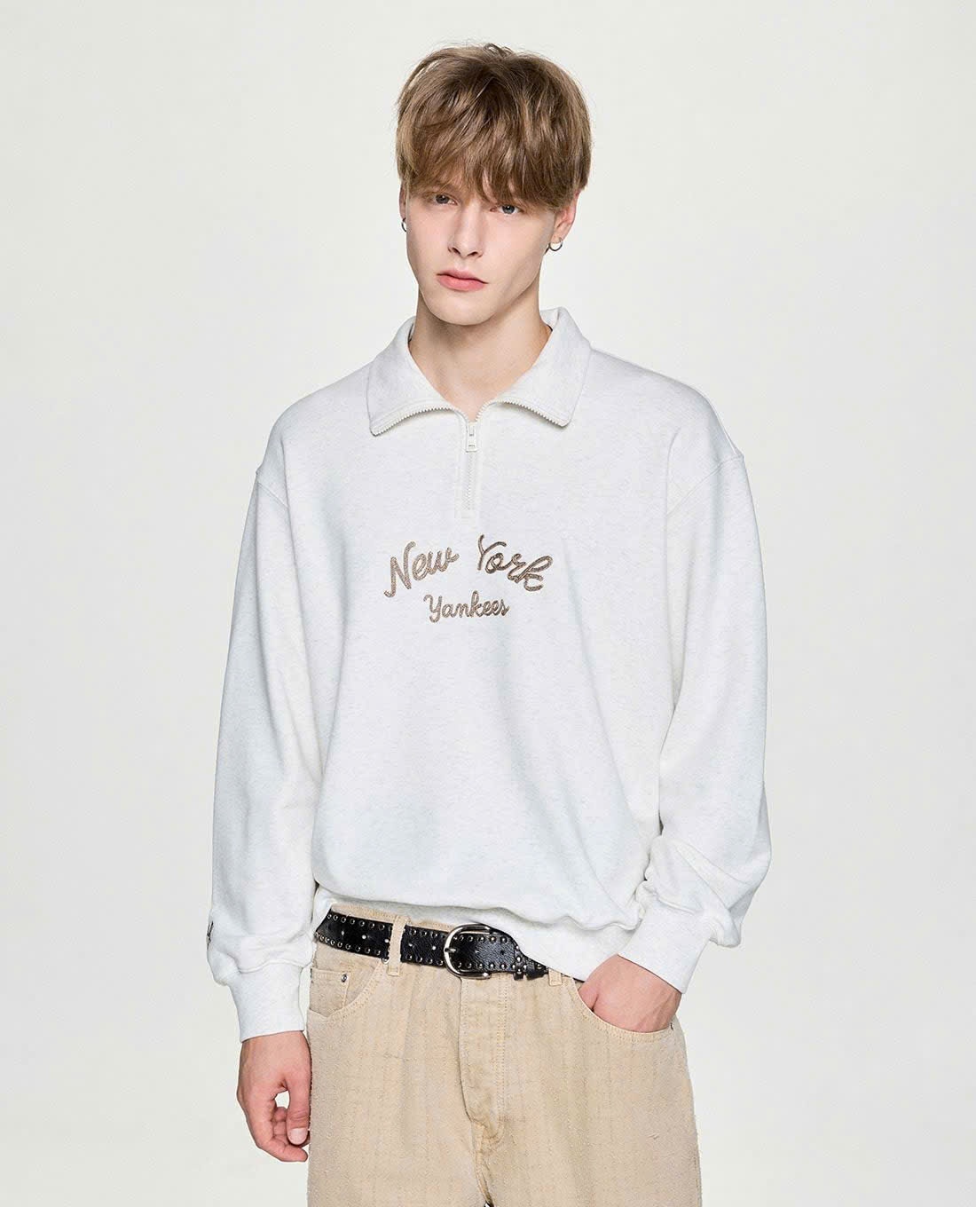 Áo nỉ da cá kéo khóa cổ, dòng unisex, chữ trước ngực