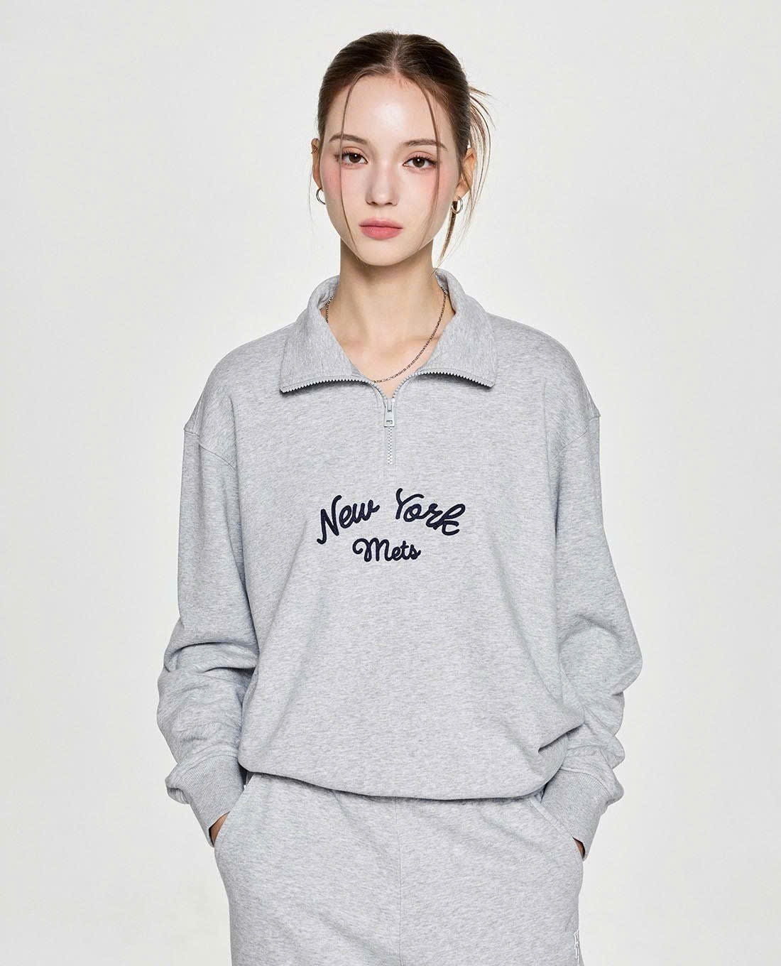 Áo nỉ da cá kéo khóa cổ, dòng unisex, chữ trước ngực