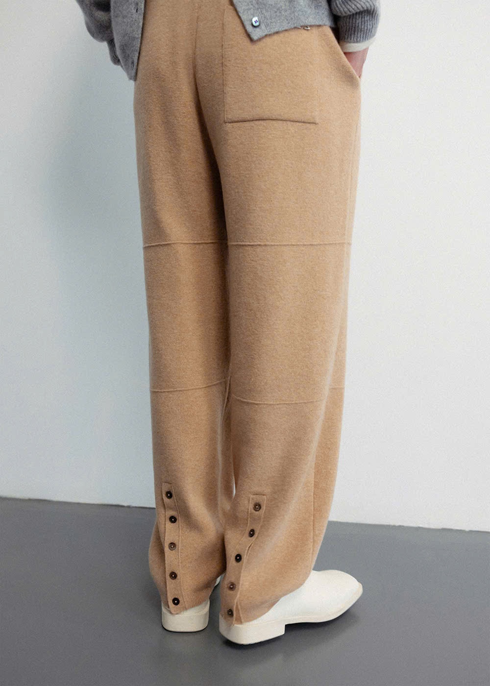 Quần baggy len unisex, cạp chun, đính hàng cúc sau