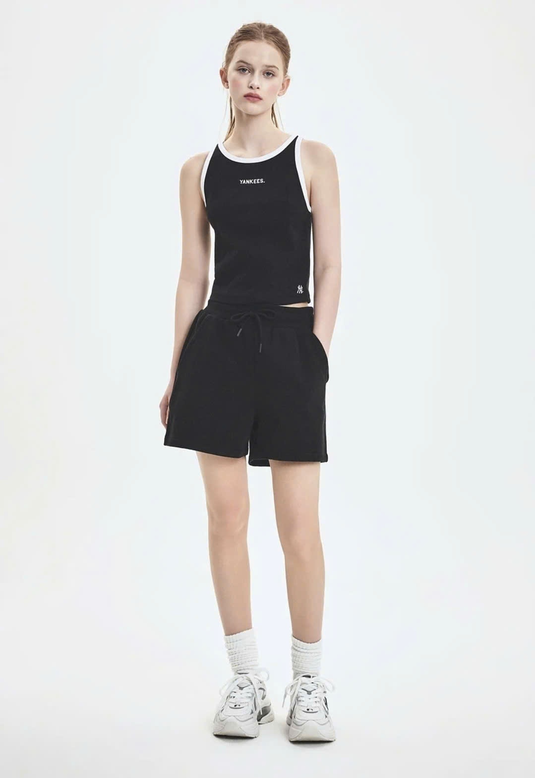 Quần short nỉ da cá cạp chun, logo nhỏ sau